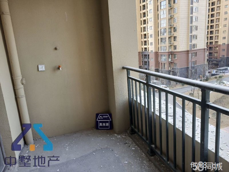 东一小学,大润发,新市医院,高档小区户型采光好,急用钱诚心出